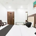 Hotel O Mahaveer Palace