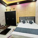 Varanasi Hotel The Star Residency - Near Shree Aadi Vaibhav Temple #Fully Air Conditioning #Free Wi-Fi #Parking #Room Service #Best Hotel In Varanasi