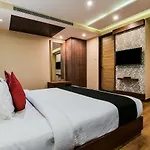 Capital O 4535 Hotel Uma Palace