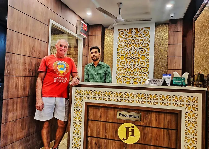 Hotel Janki Inn - Hotel In Sigra