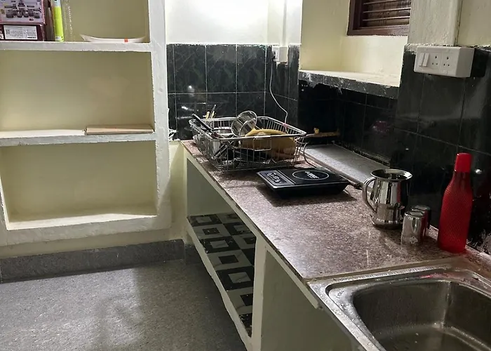 Vijaya Nagaram Radhe Krishna Home Stay ,Ganga 1Km