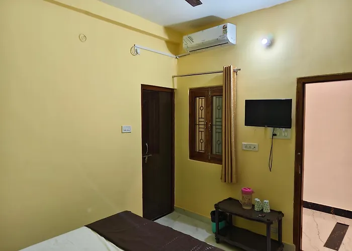 Mayur Paying Guest House