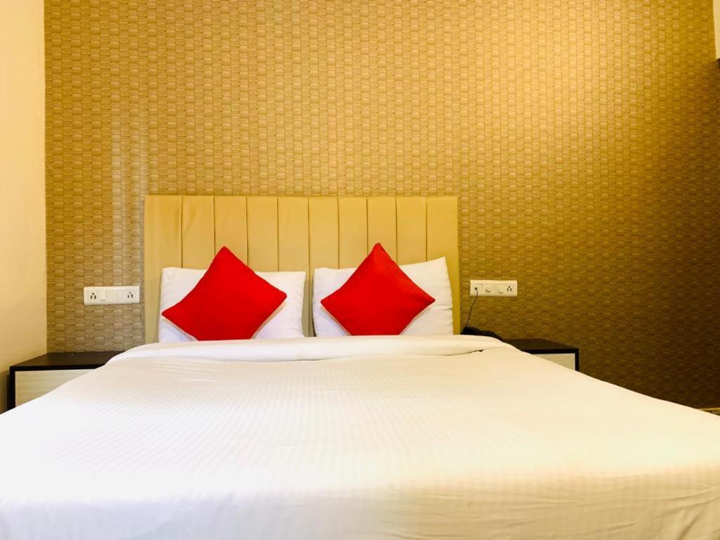 Kewal Palace Hotel 2*