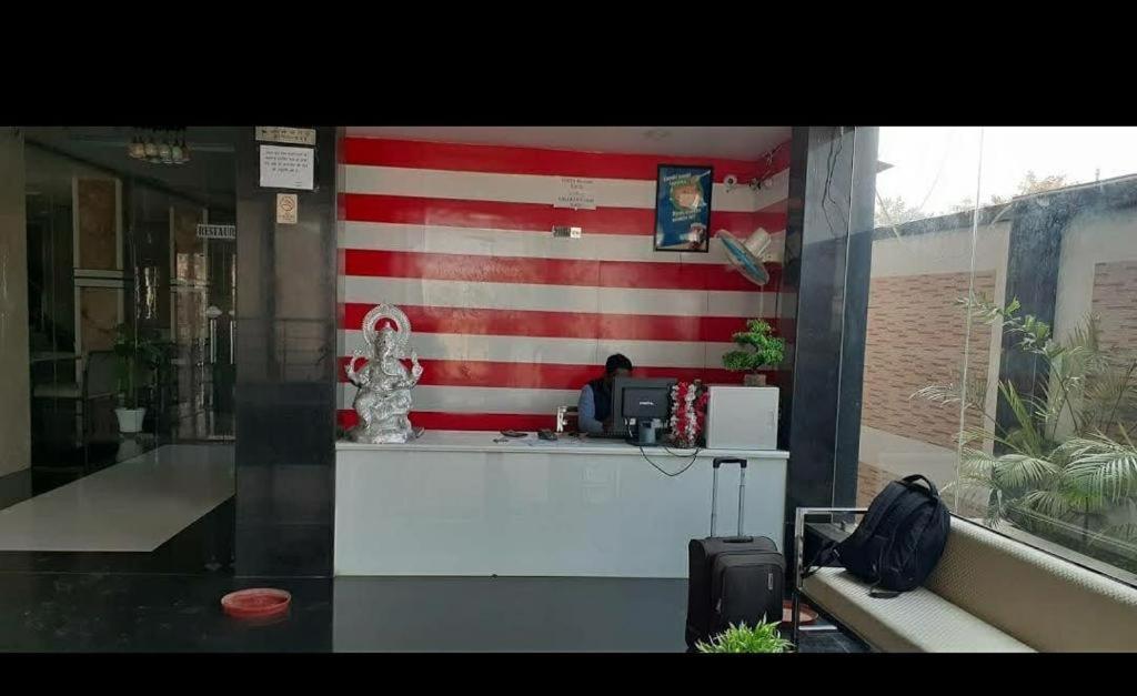 Royal Country Club Hotel Varanasi