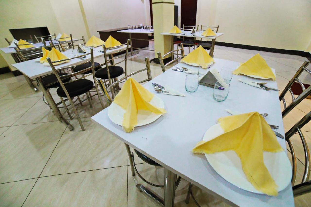 Oyo 16708 Sada Shiv 3* Varanasi
