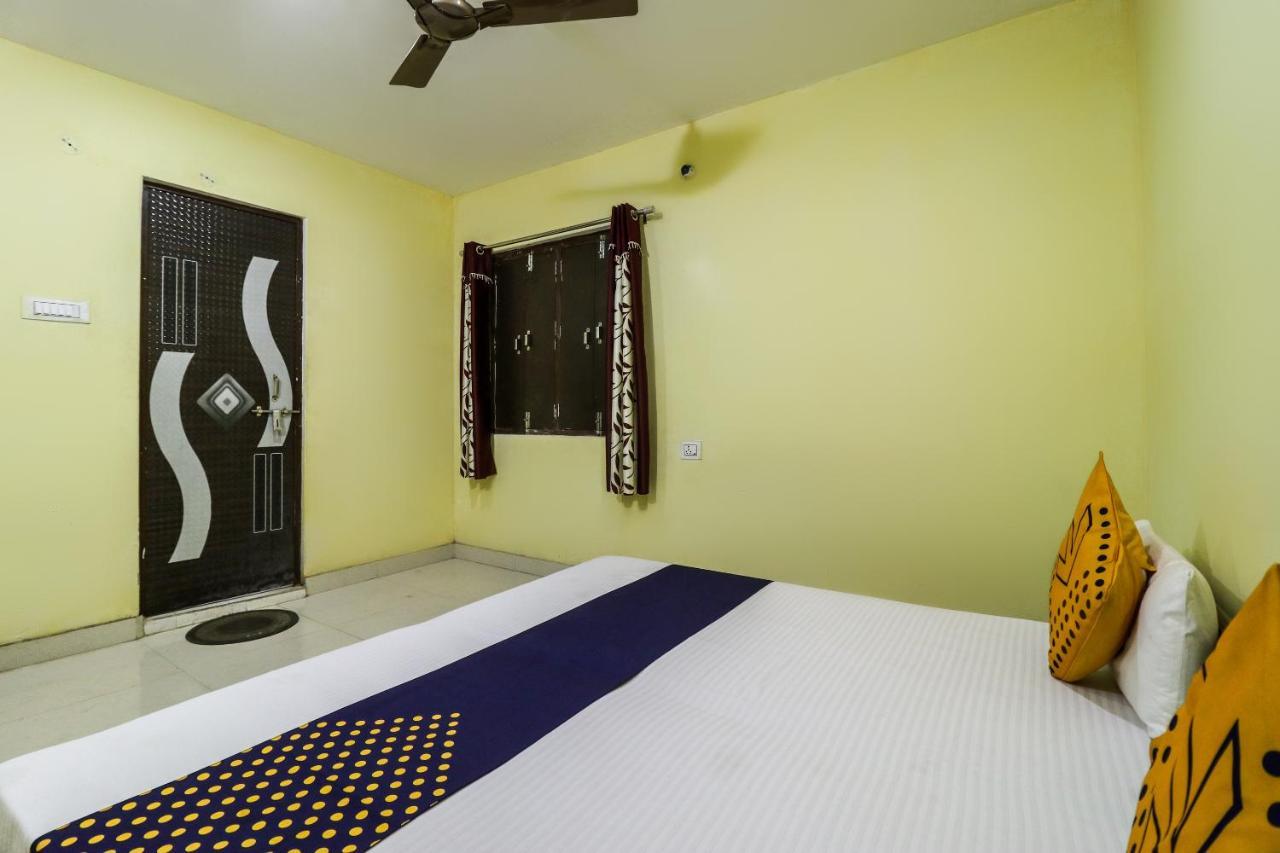 Hotel Spot On 44295 Sarnath Tourist