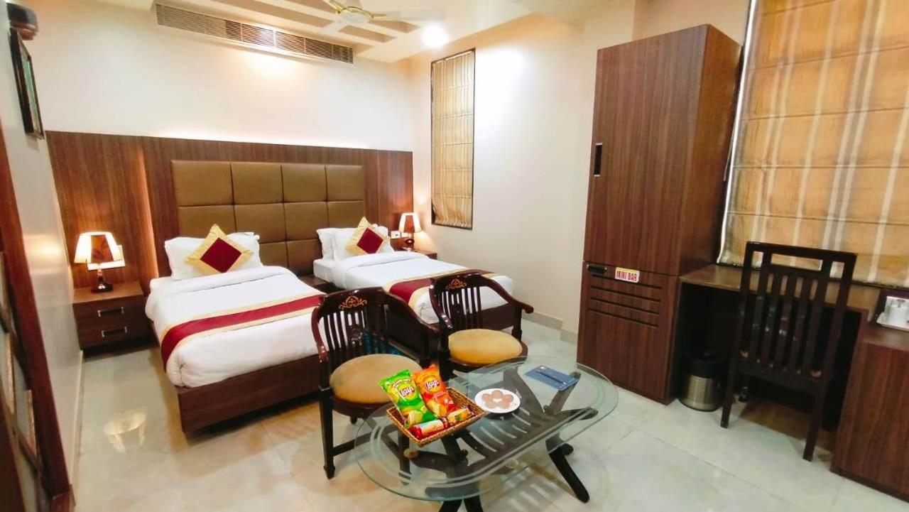 Ozas Grand Hotel Varanasi