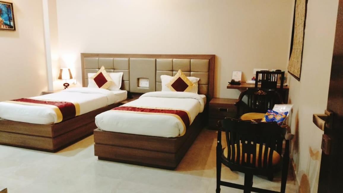 Hotel Ozas Grand 3*
