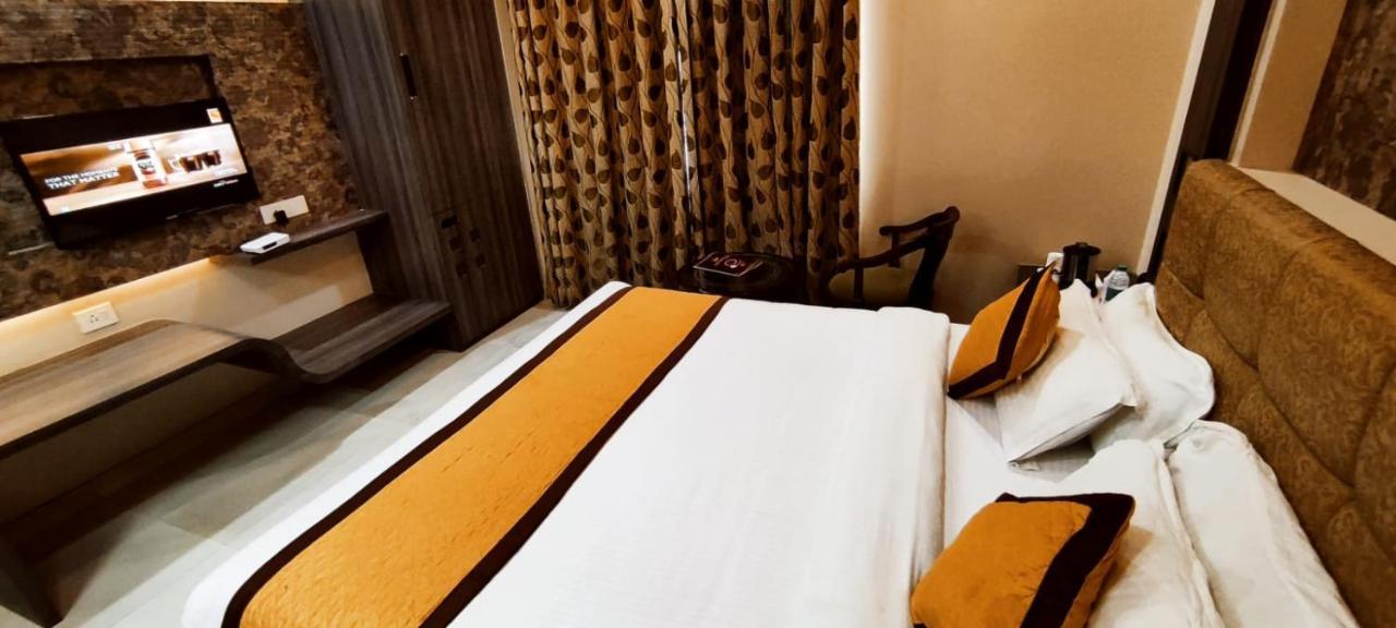 Hotel Ozas Grand