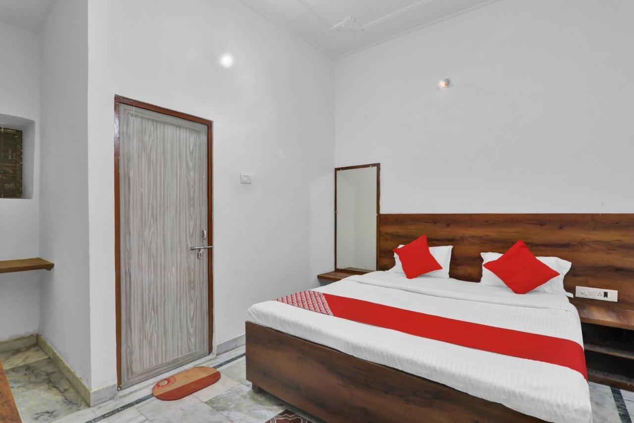 Hotel Oyo 82070 Rudra Varanasi