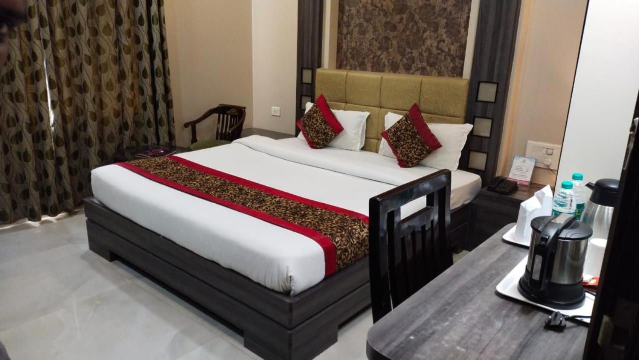 Hotel Ozas Grand