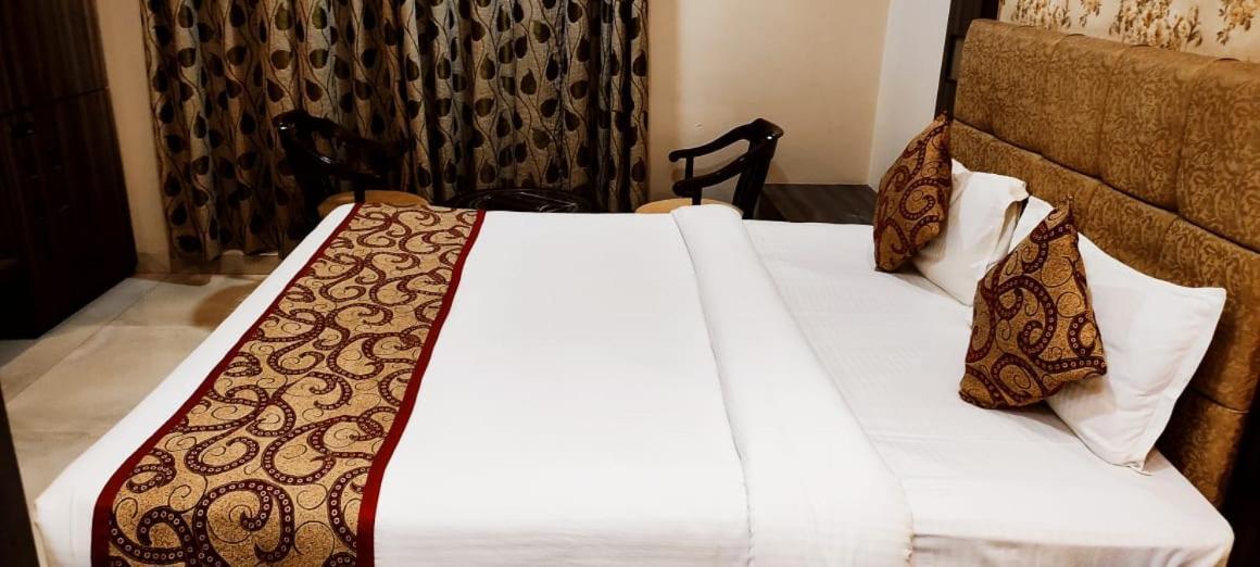 Ozas Grand Hotel Varanasi