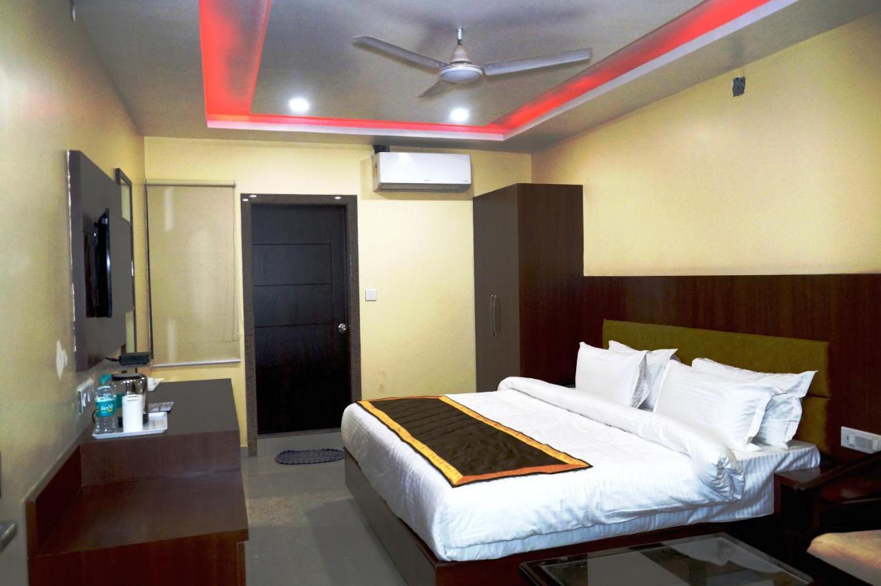 Shivoy Grand Hotel Varanasi