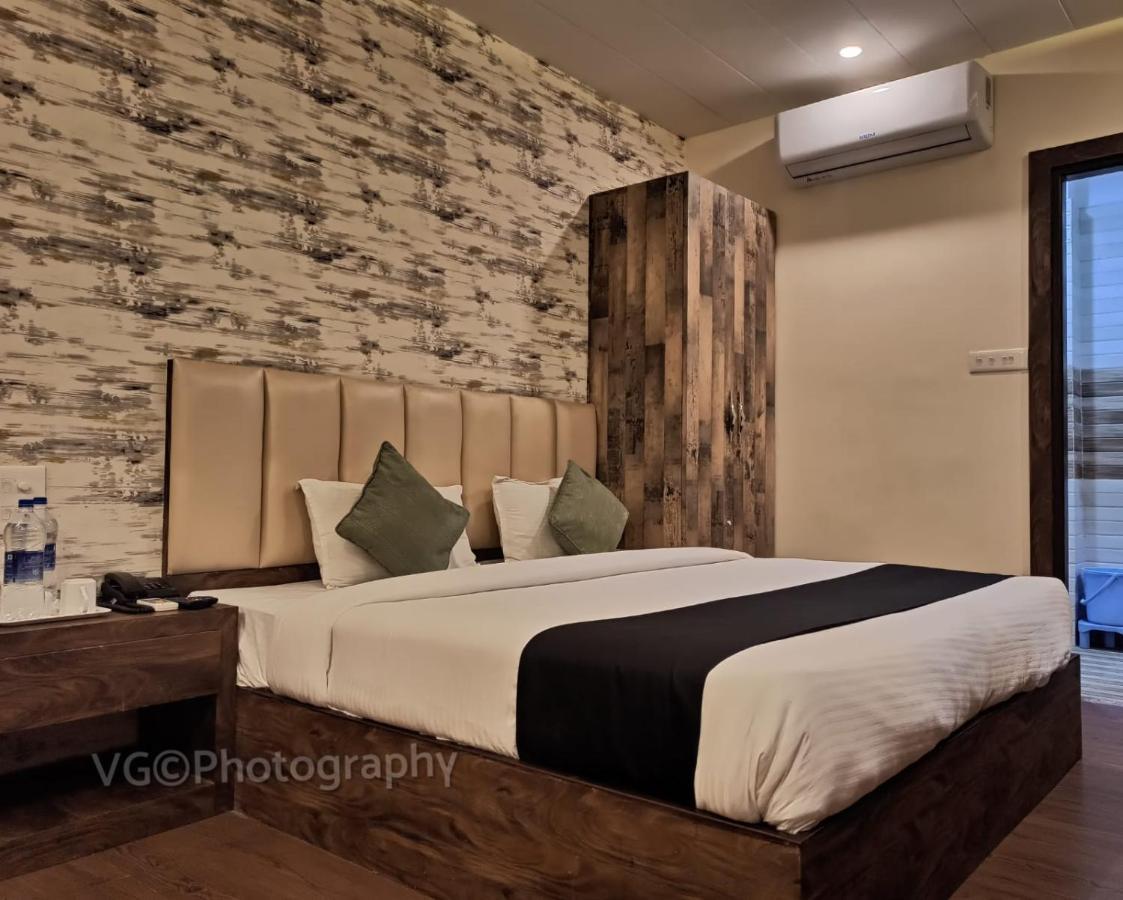 Hotel Janki - In Sigra 3*