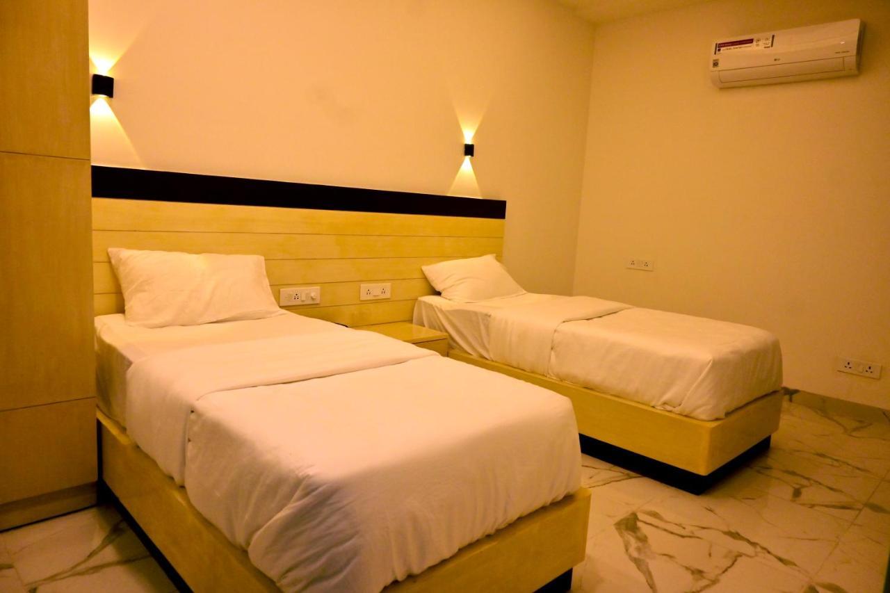 Hotel Prago By Deer Varanasi