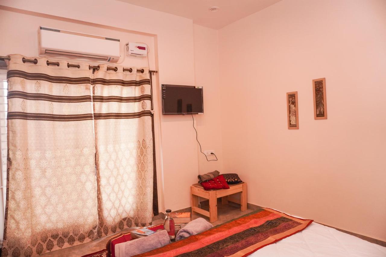 Kailasha - Lift,parking,kitchen And Modern Facilities Hotel *