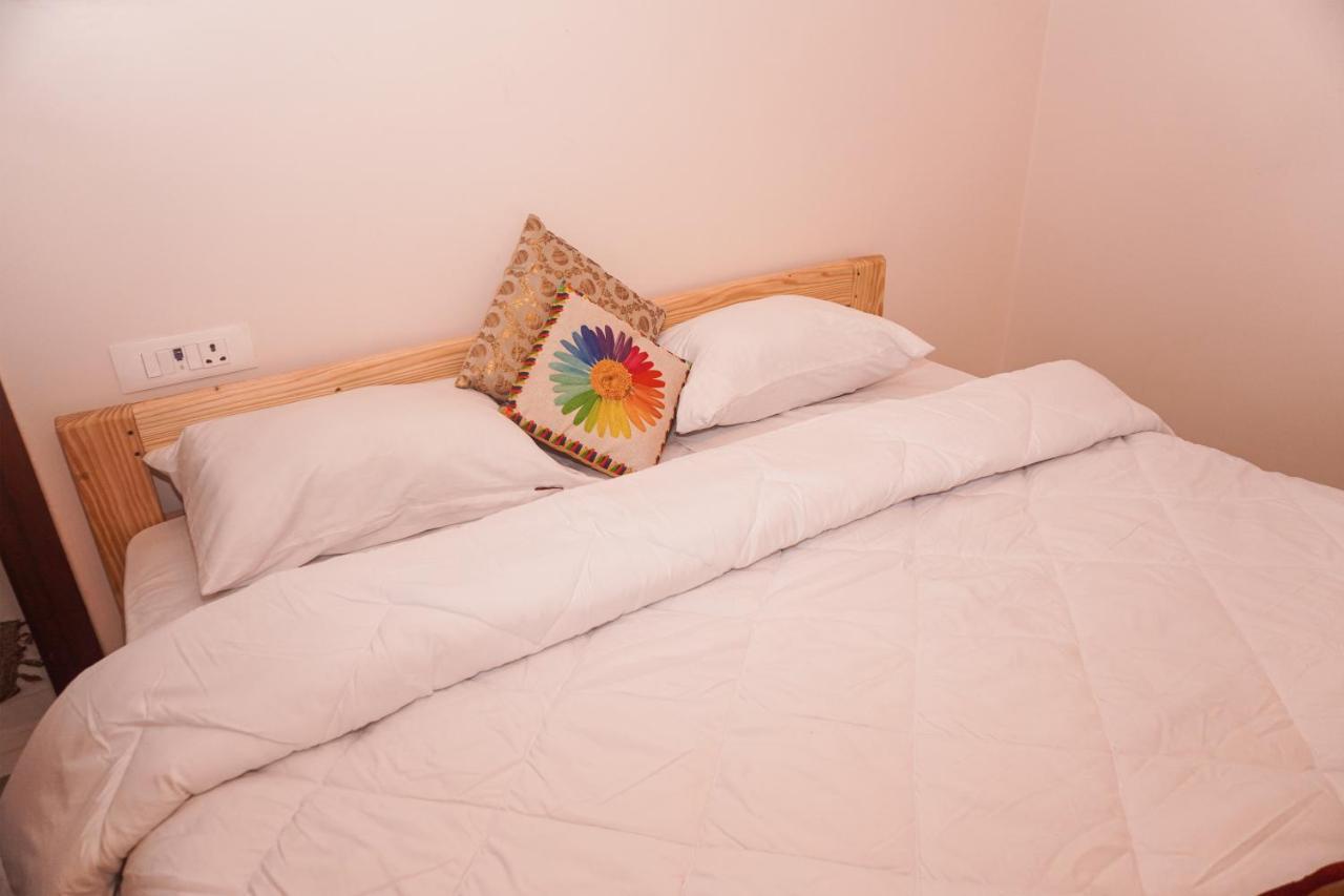 Kailasha - Lift,parking,kitchen And Modern Facilities Hotel *