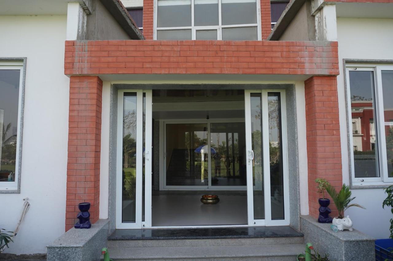 Banaras Resort *