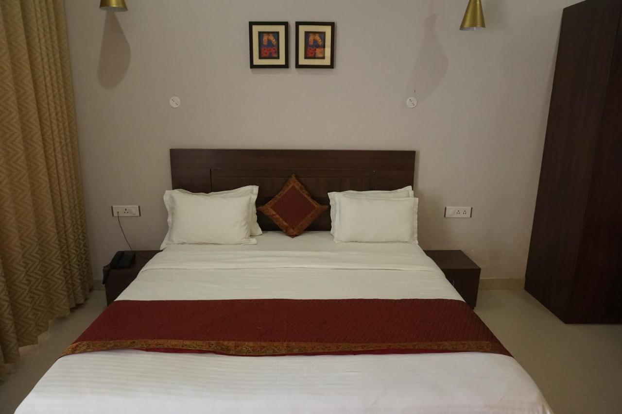 Banaras Resort *