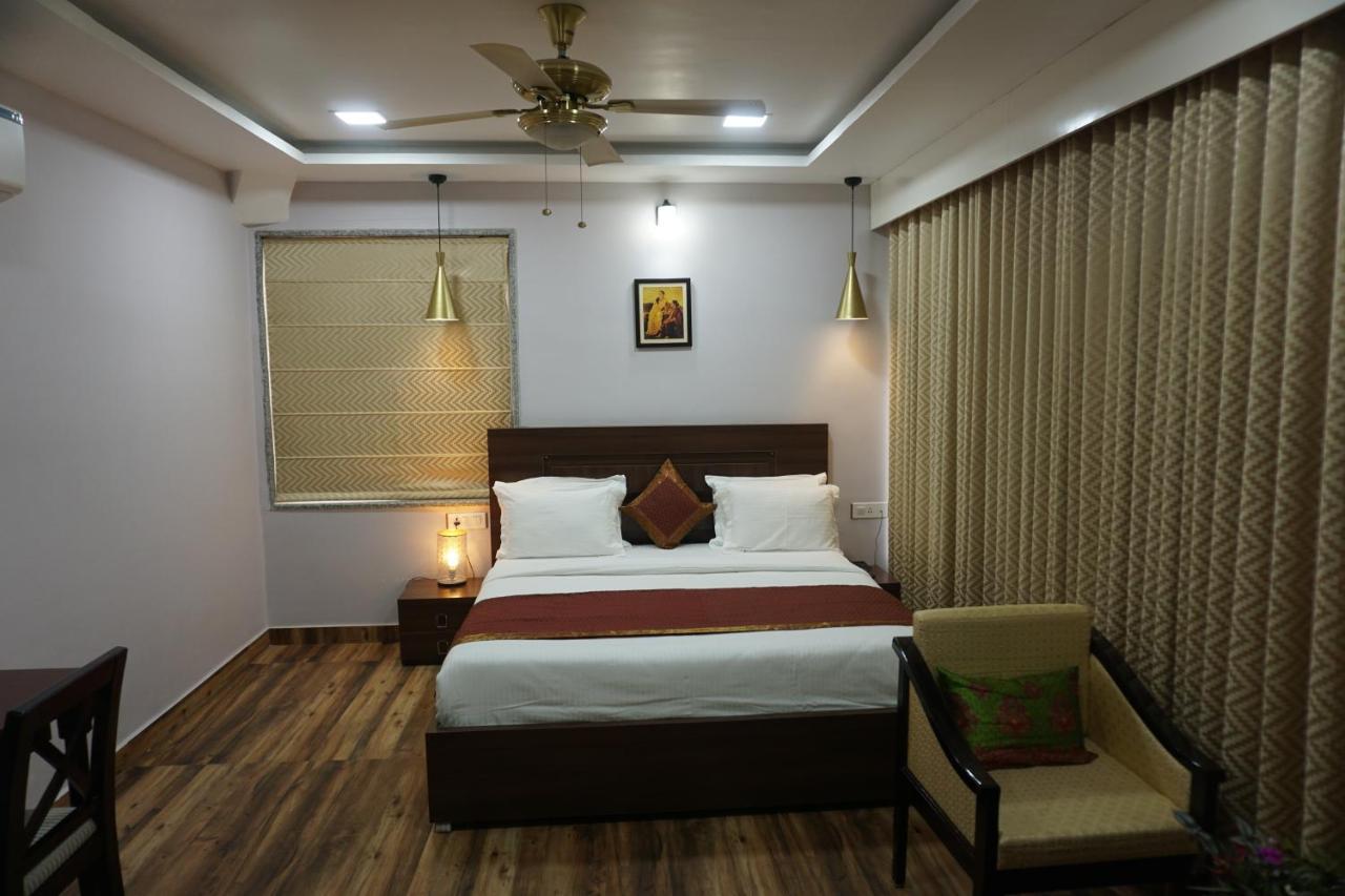 Banaras * Varanasi