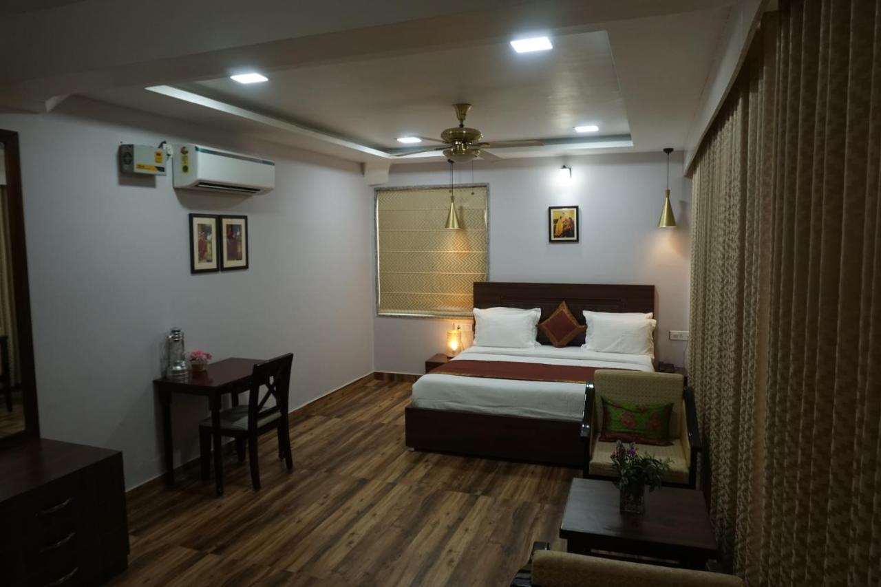 Resort Banaras *