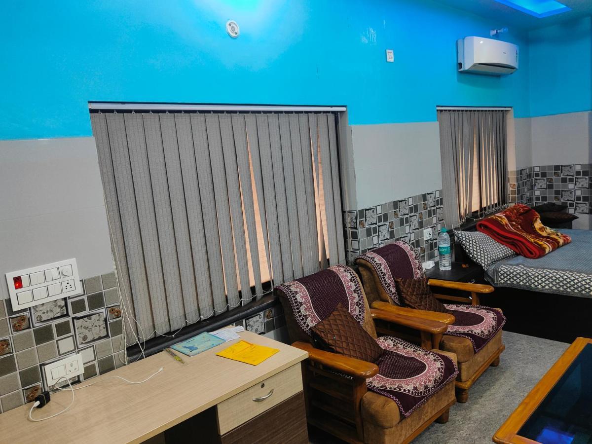 Guest house Abhivadya-gange-home-stay. Varanasi