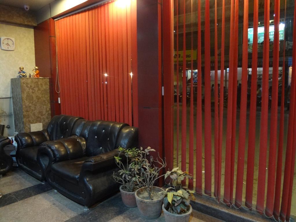 Hotel H.K.J International Guest house 3*