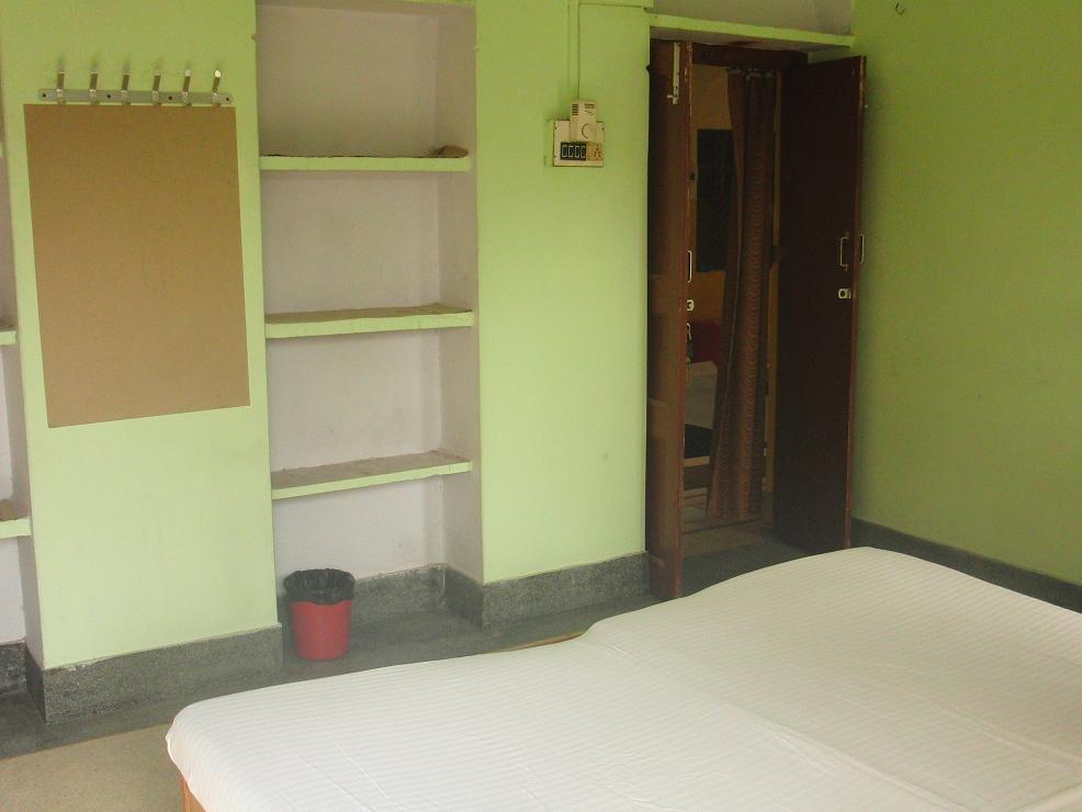 Shivakashi Guest house *