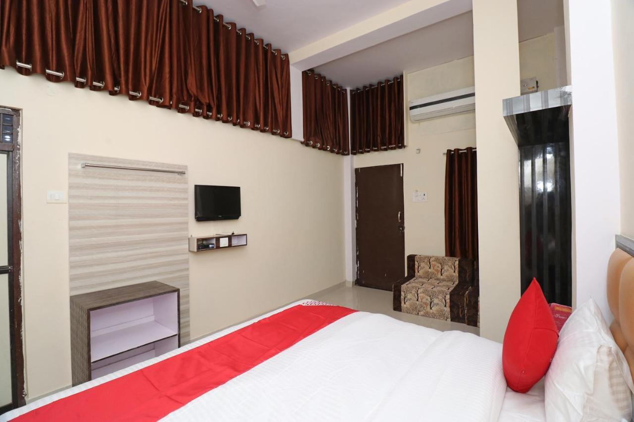 Hotel Oyo Jee's