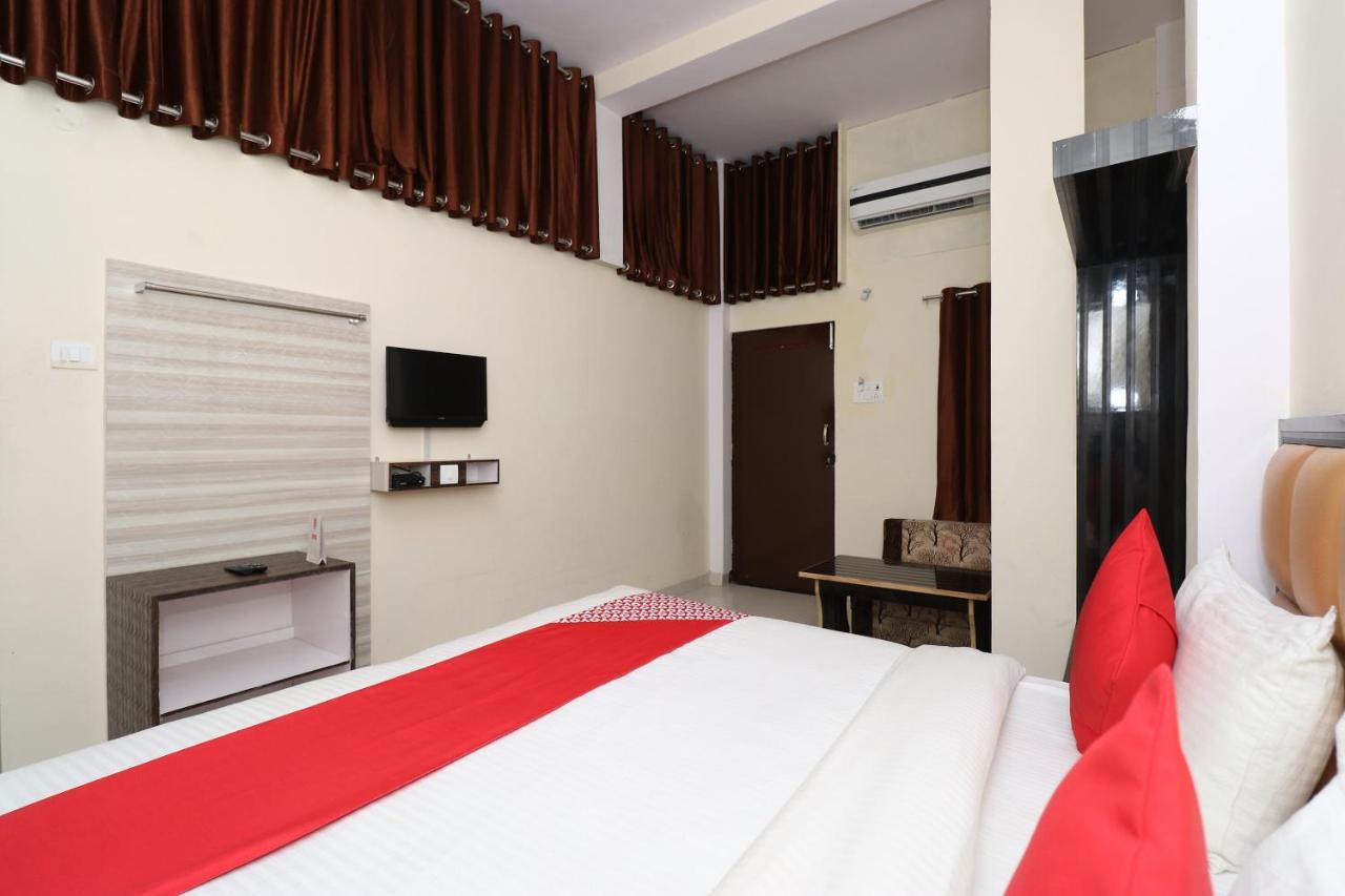 Hotel Oyo Jee's