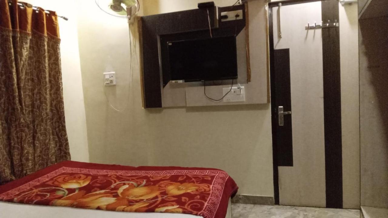 Shiva Hotel *