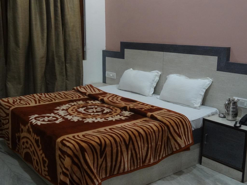 Hotel H.K.J International 3*