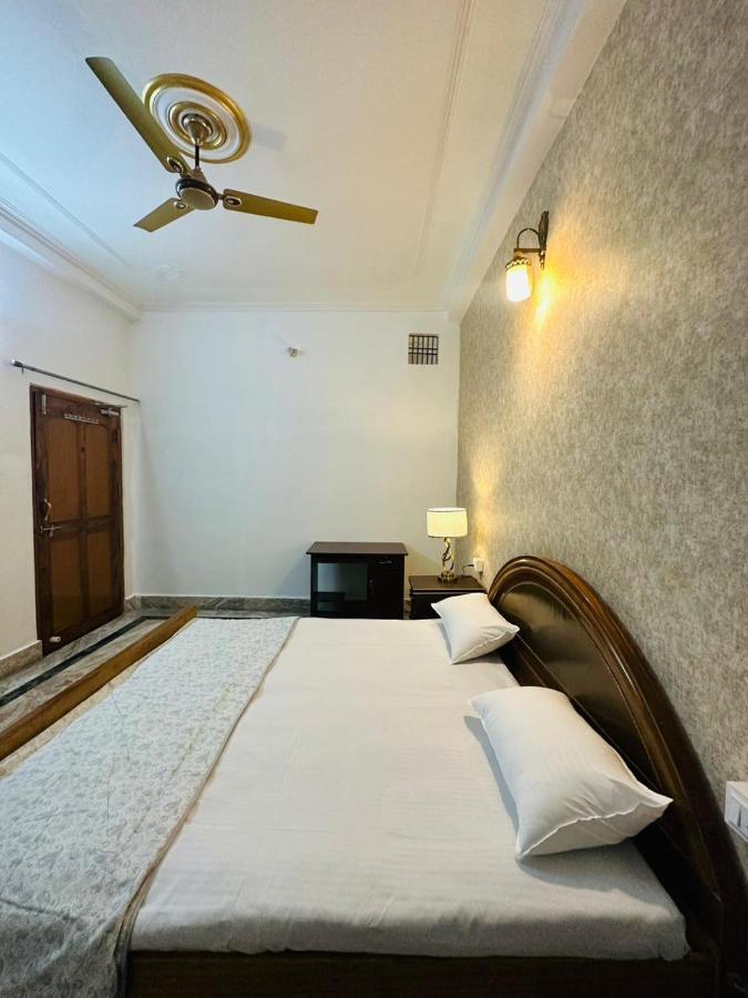Paridhi Apartment *