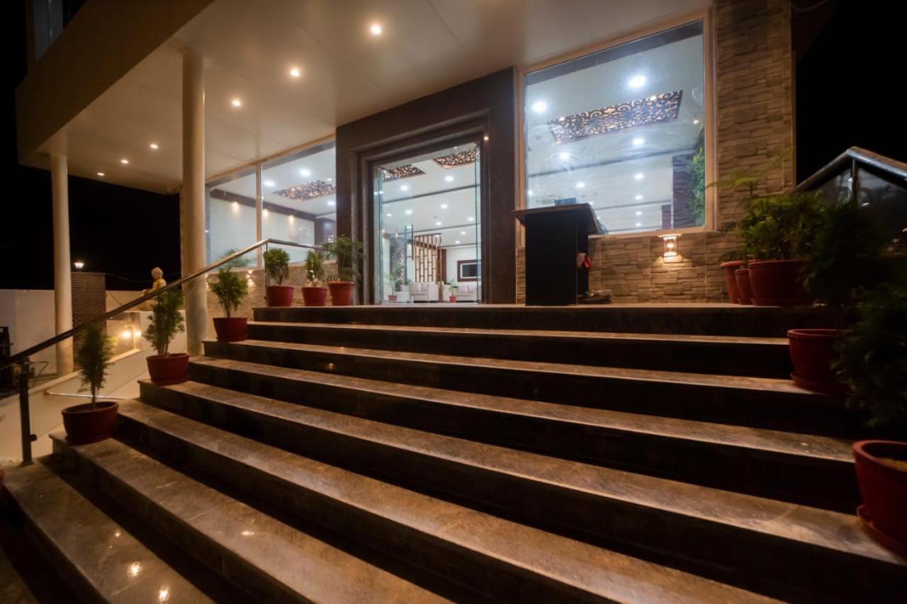 The Pearl Hotel 3*