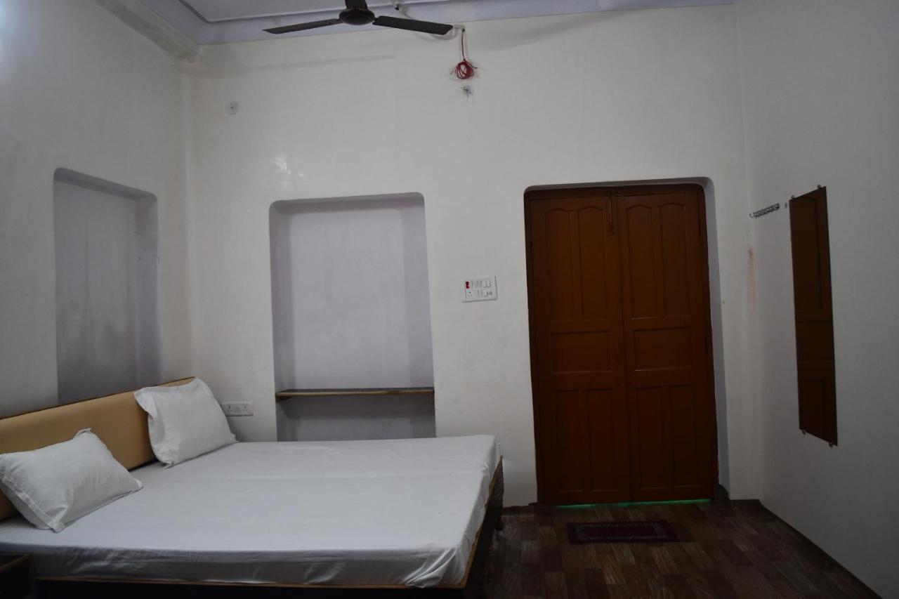 Shivohm Homestay 400 Mtrs From Kashi Vishwanath Temple *