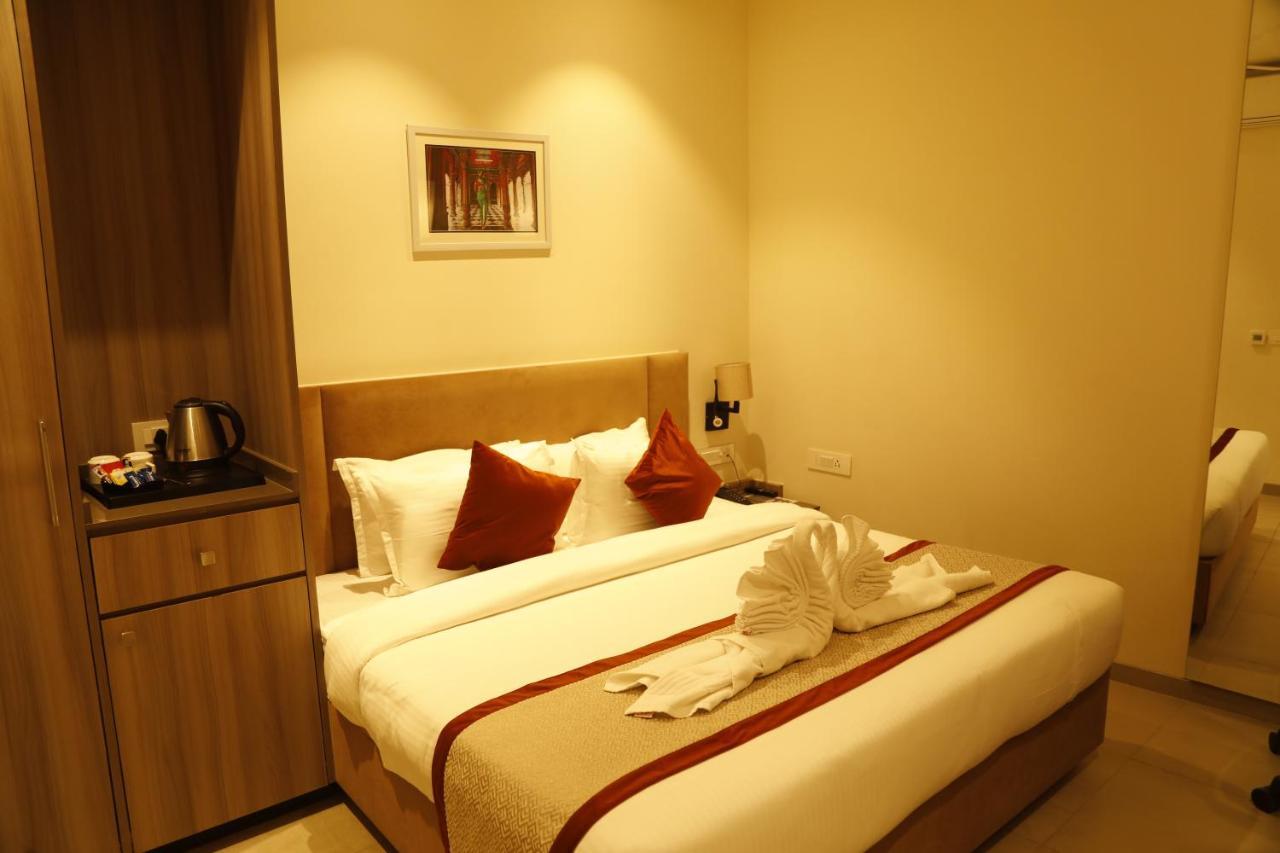 Hotel The Royal Vista