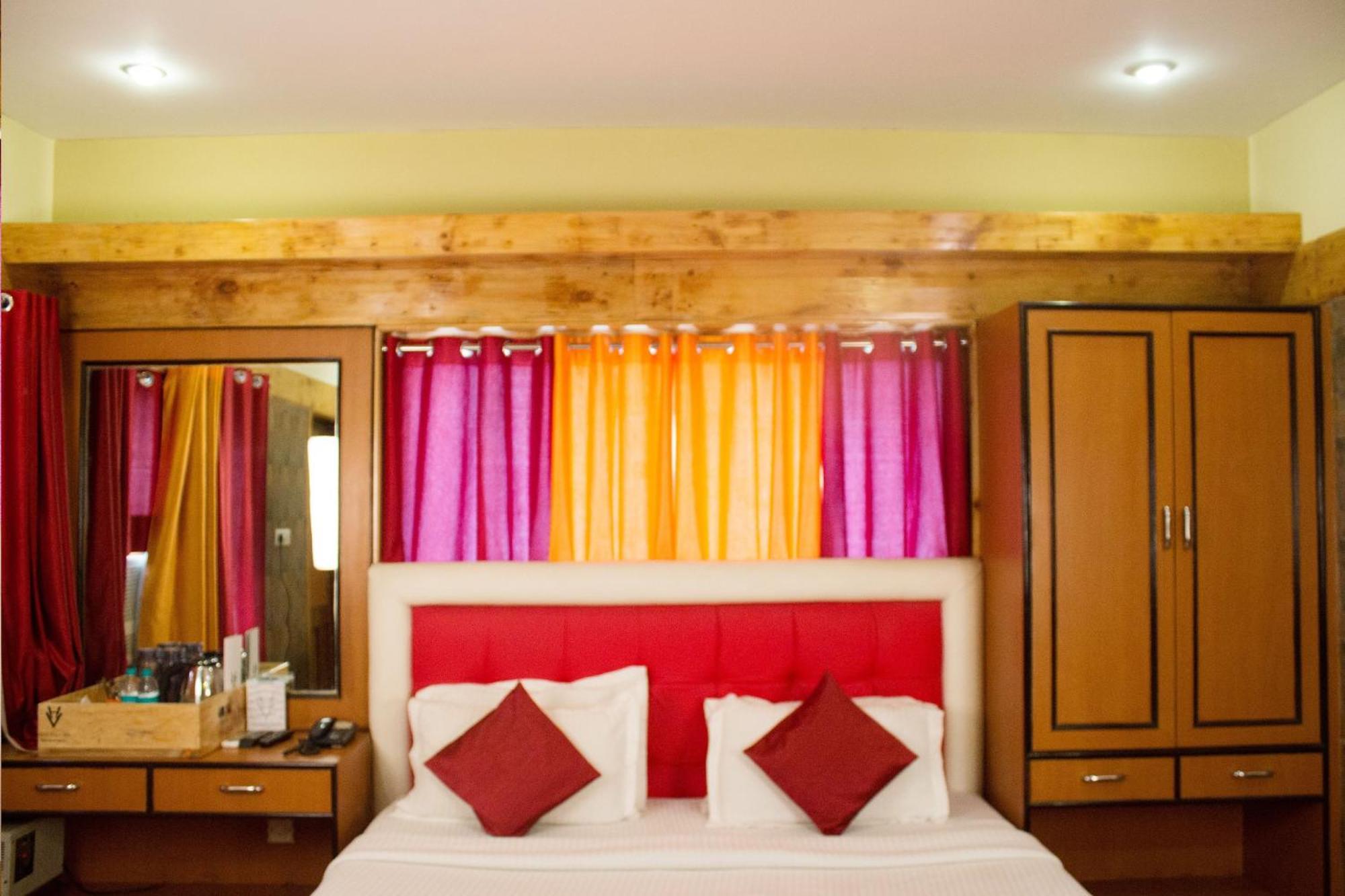 Hotel Varuna Varanasi