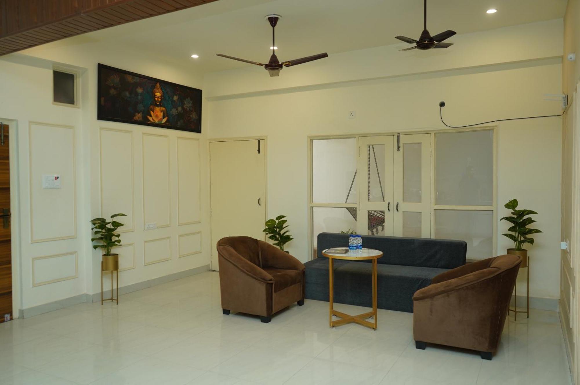 Hotel Golden Lotus 4*
