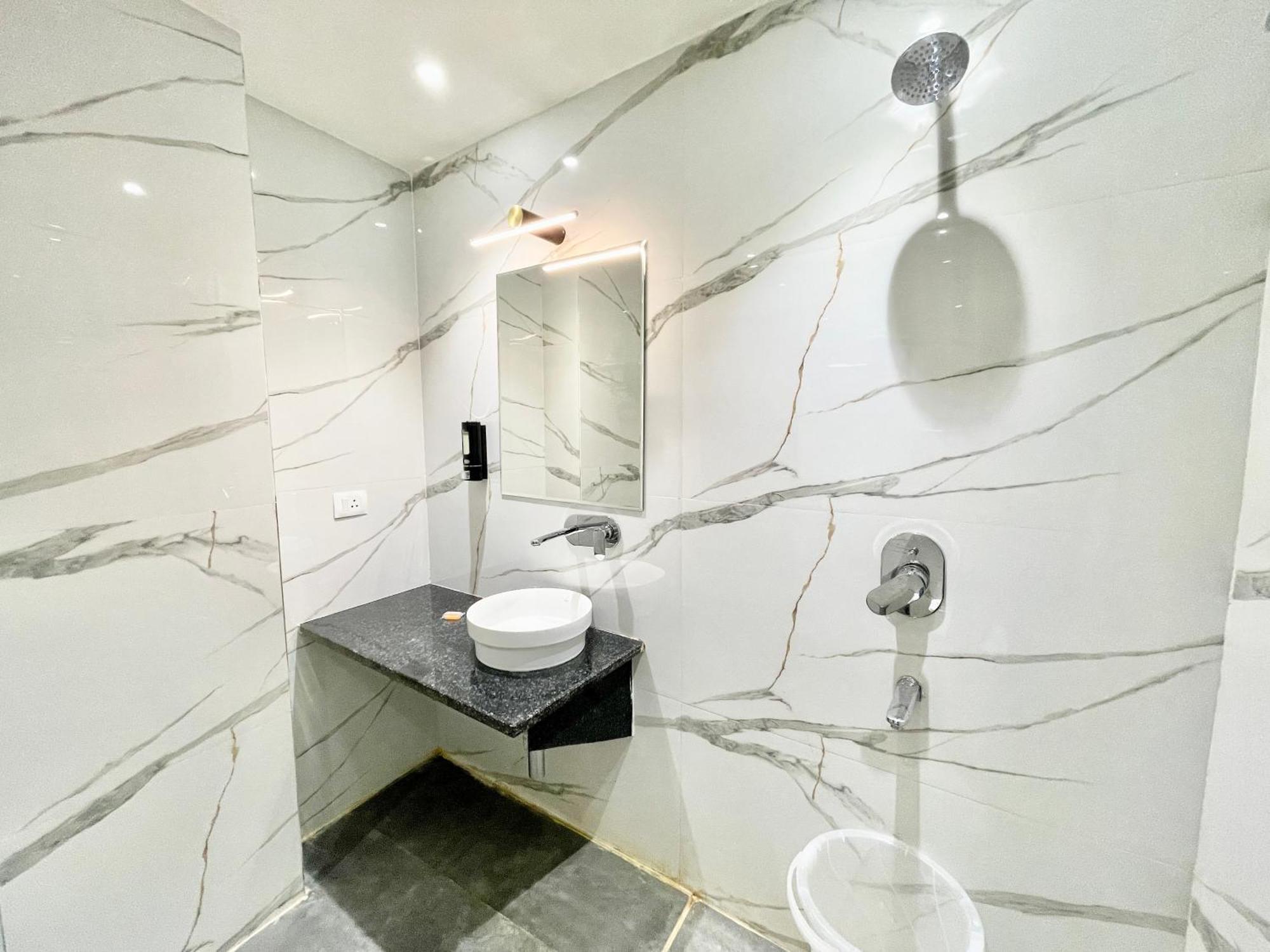 Hotel Vedangam ! - Foreigner's Choice ! Fully Air-conditioned With Parking Availability, Near Kashi Vishwanath Temple, And Ganga Ghat Varanasi