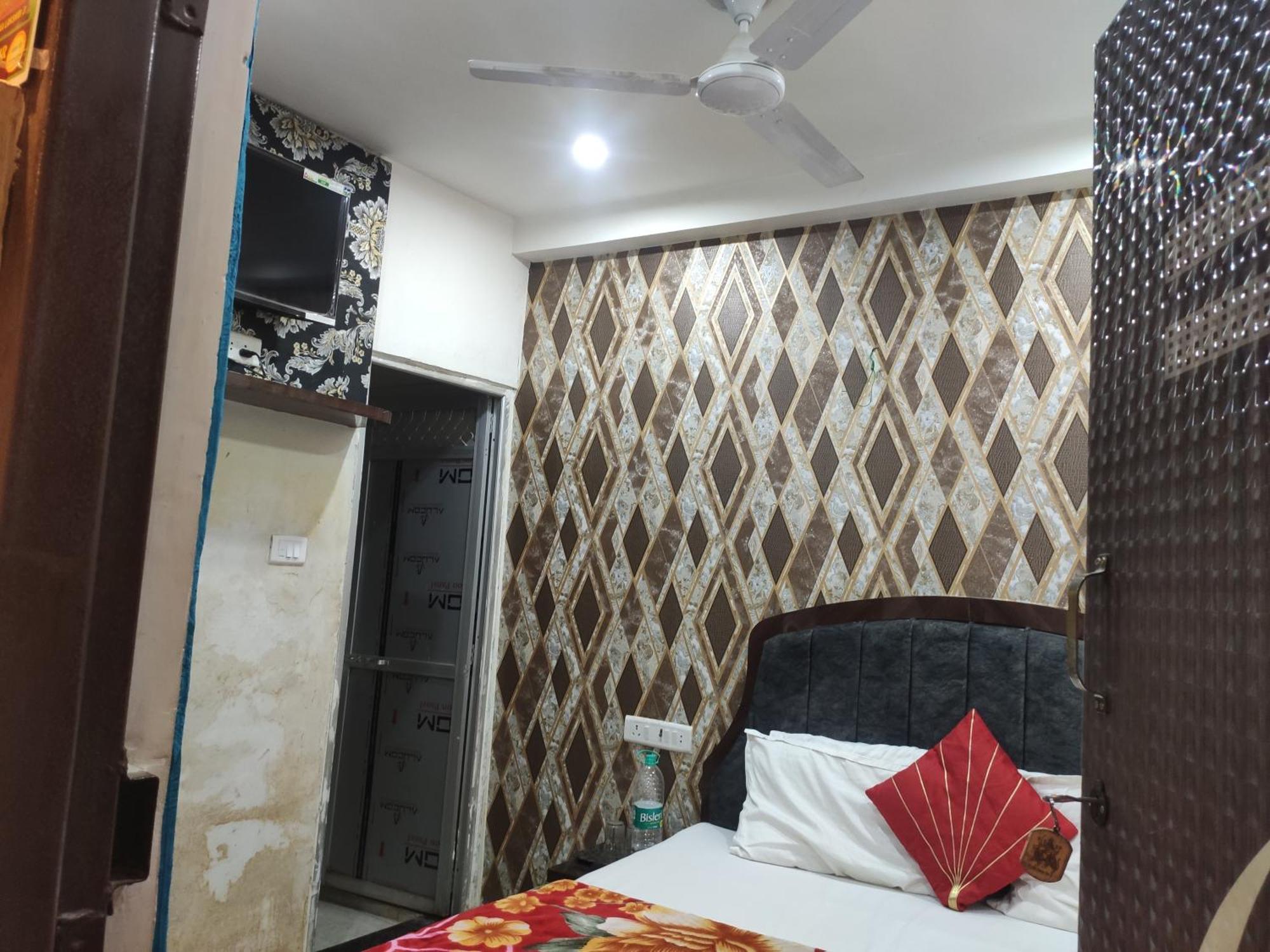 J.k. Paying Guest house *