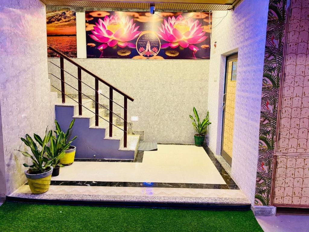 Hostel Golden Lotus Kashi