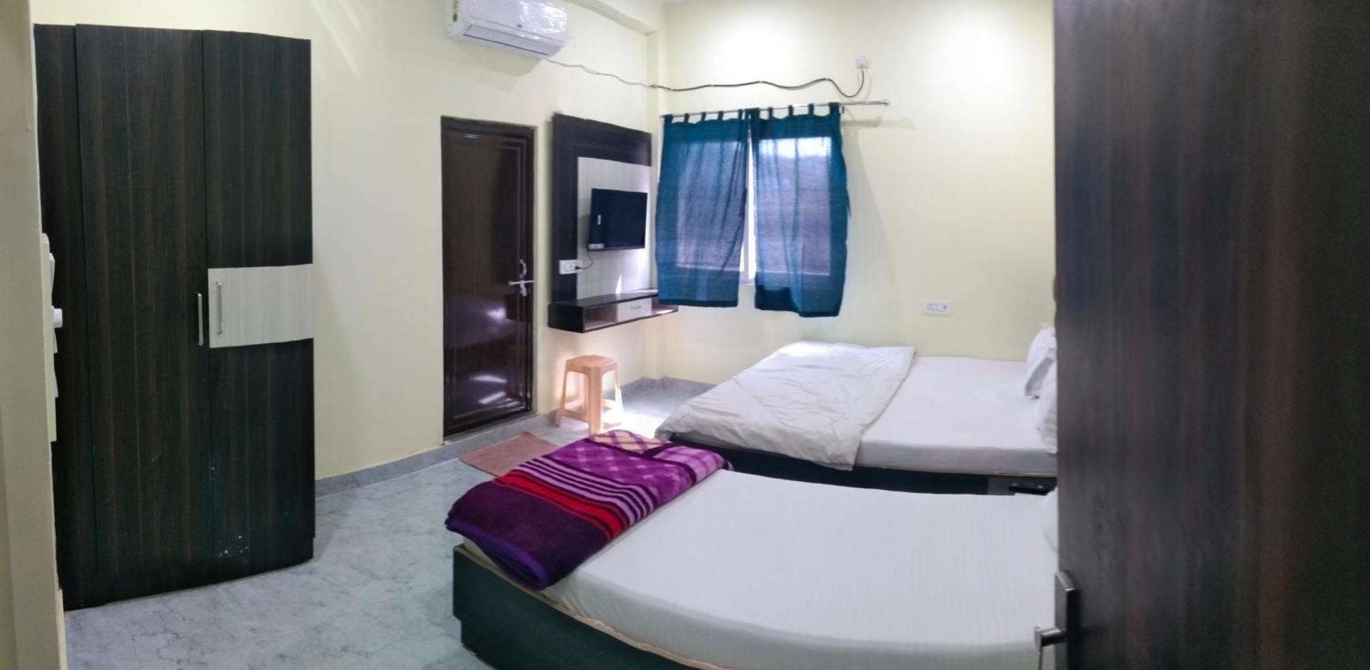 Shivala Grand Guest house *