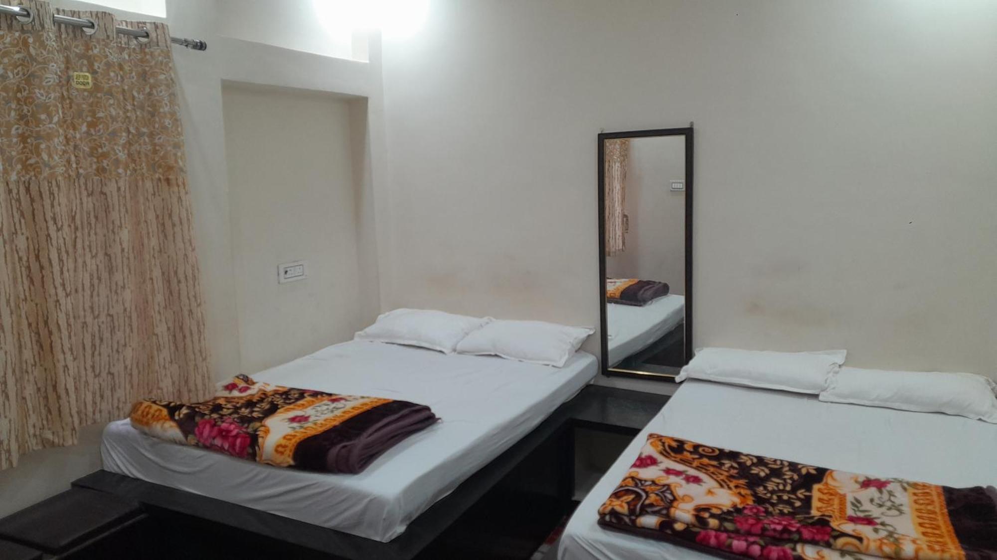 Amar Paying Guest house *