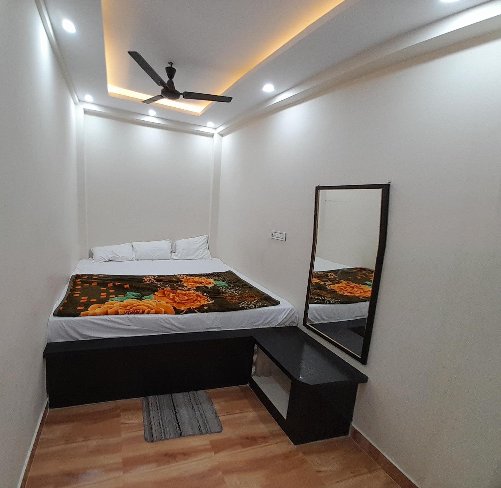 Amar Paying Guest house Varanasi