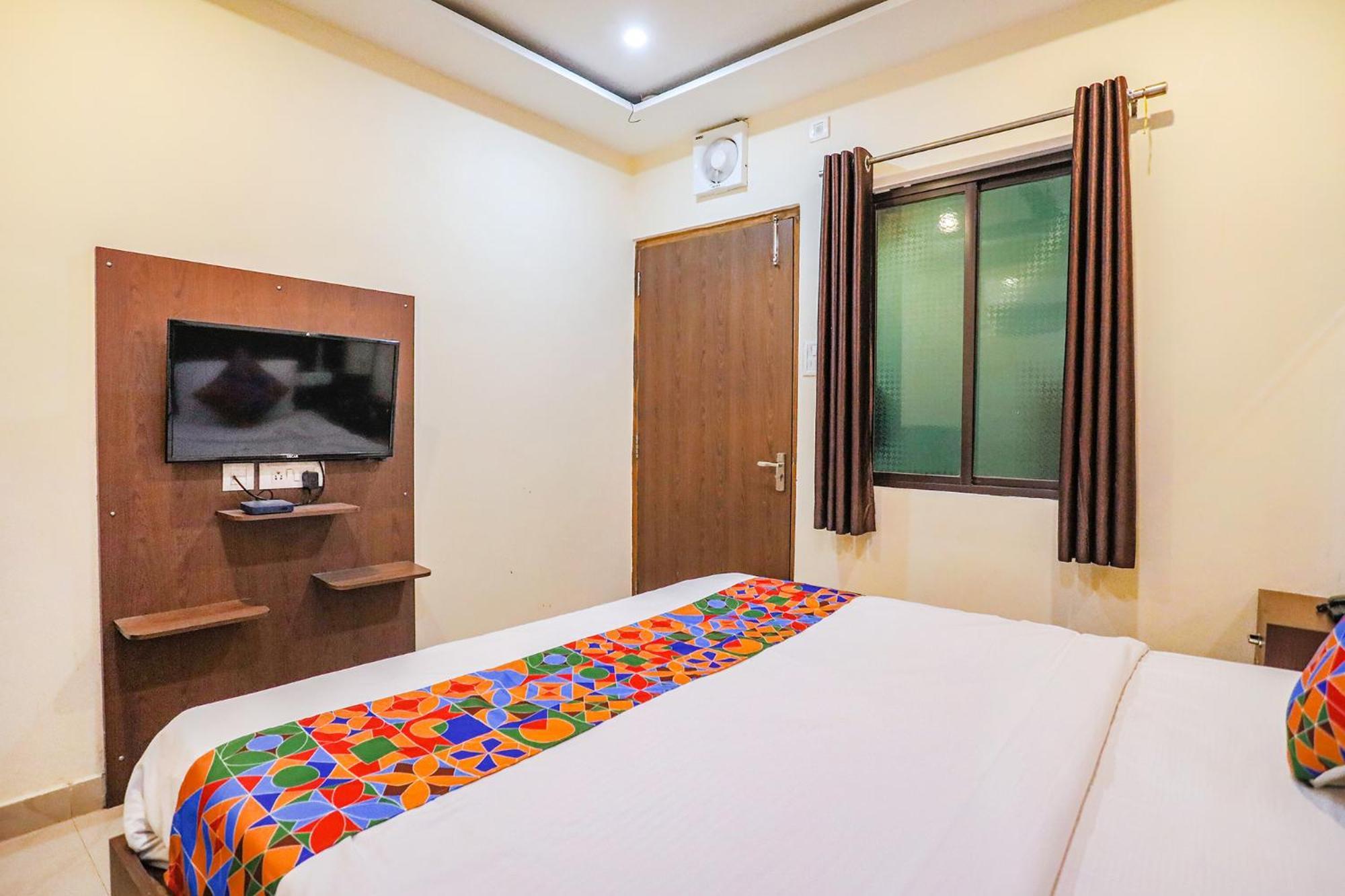 Fabexpress Banarasi Kothi Hotel
