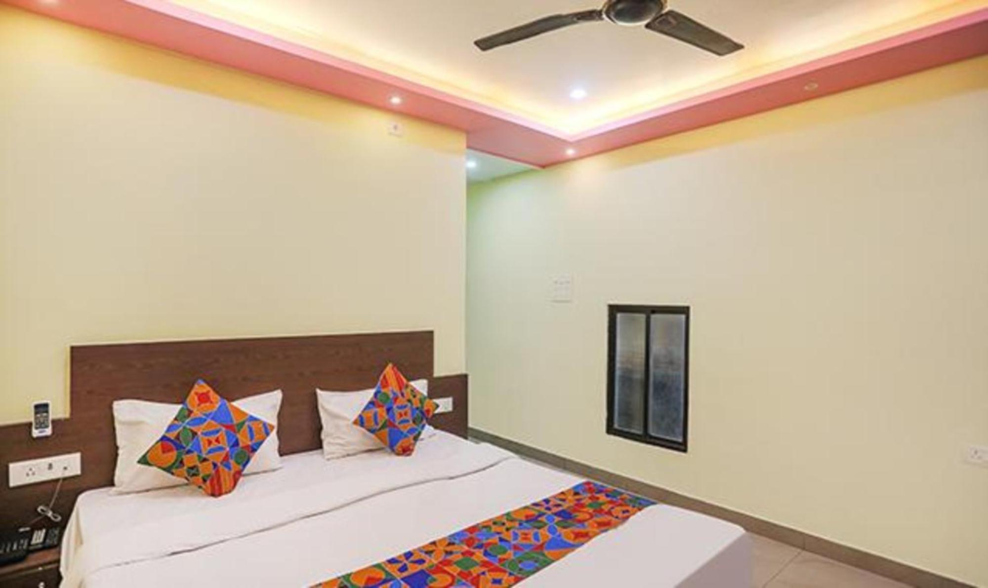 Fabexpress Banarasi Kothi 3*