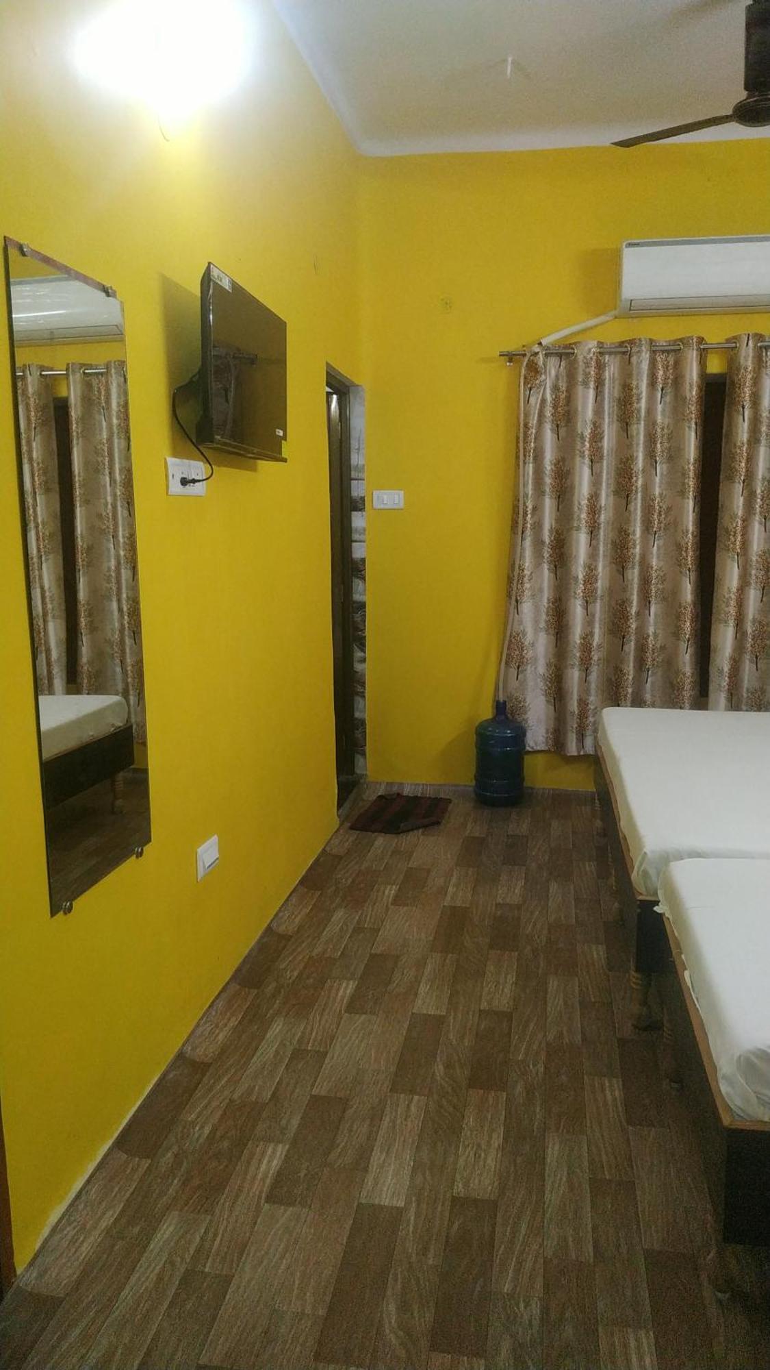 Shivohm Homestay 400 Mtrs From Kashi Vishwanath Temple *