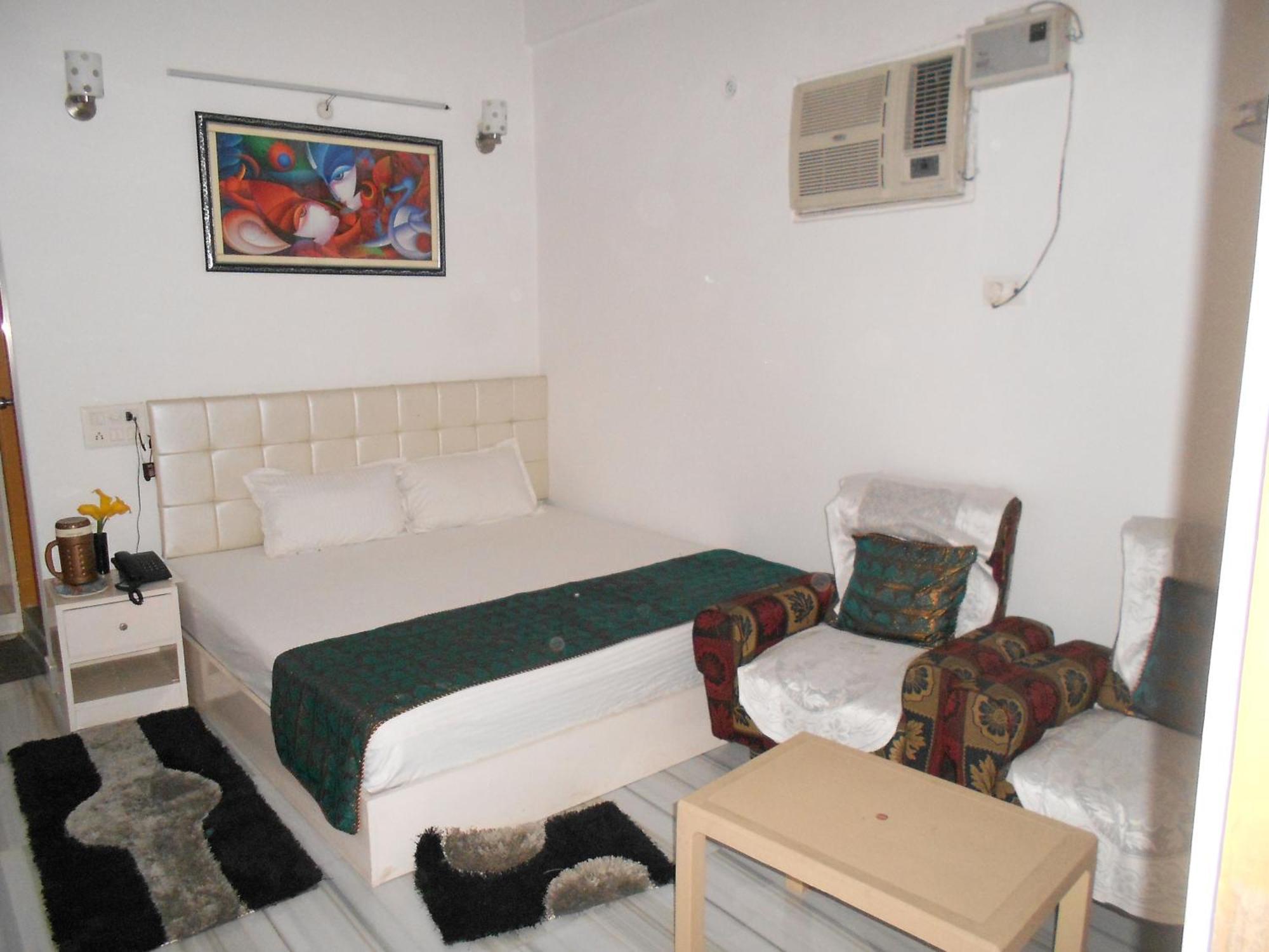 Ds Residency Varanasi-prime Location-parking Varanasi