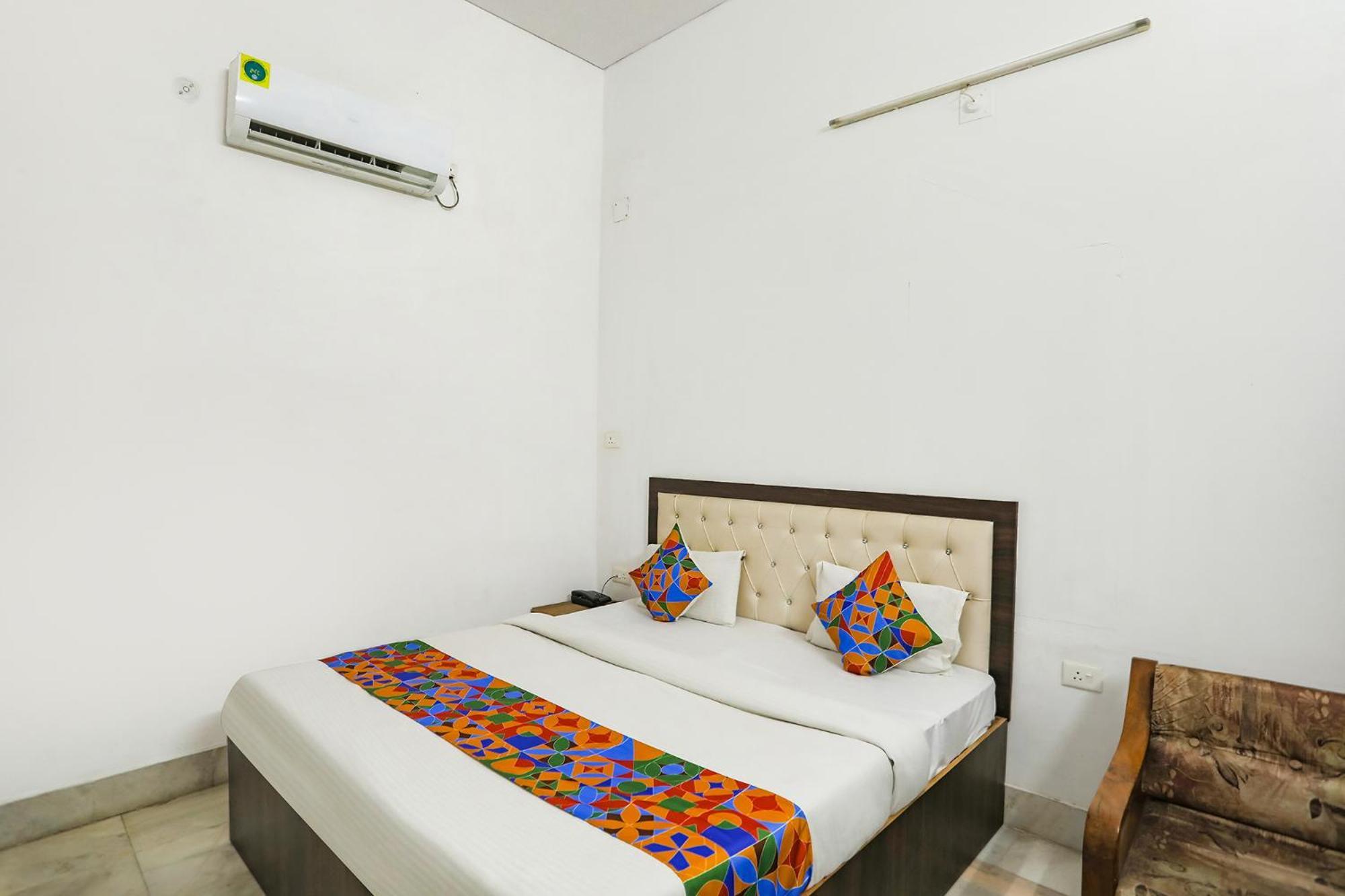 Fabexpress Prashansa Palace Varanasi