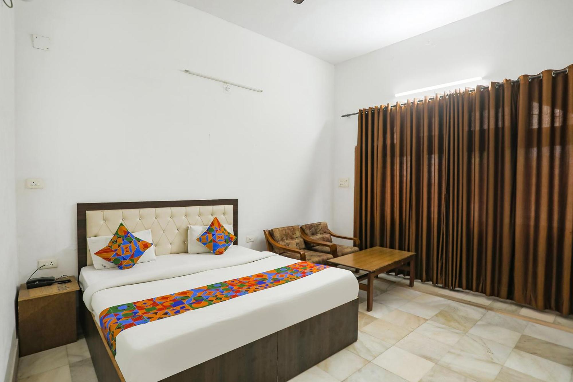Fabexpress Prashansa Palace Hotel